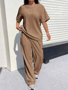 Conjunto informal de camiseta holgada y pantalones con textura mostaza para mujer - Café integral - Ver 5