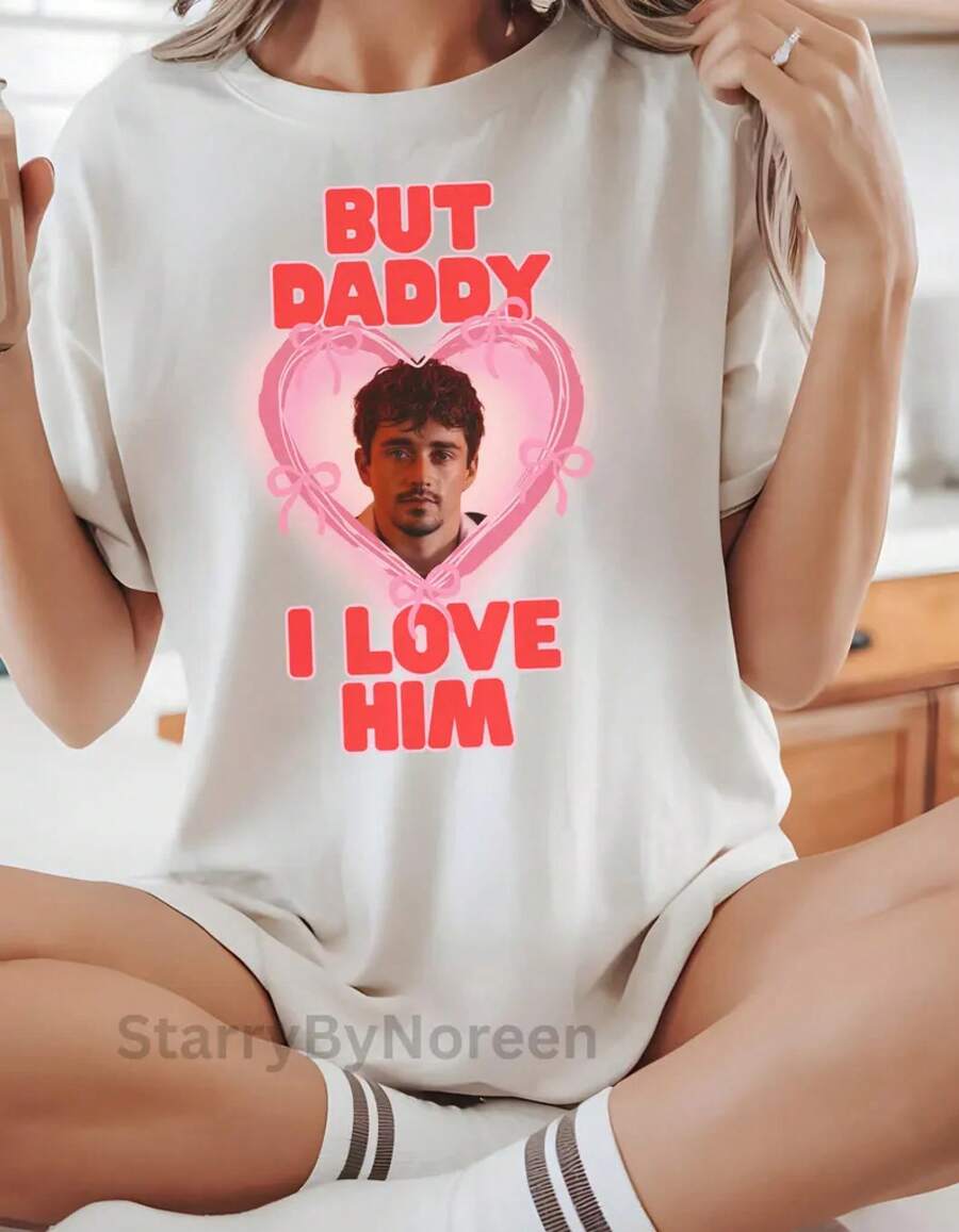 Charles, Funny Gift For F1 Fans: "But Dad, I Love Him." - 白色 - 查看 1