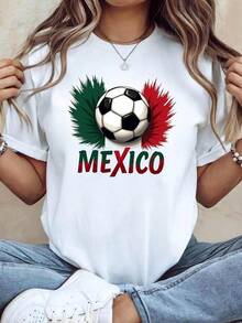 A Classic And Versatile Piece: A Short-Sleeved T-Shirt In Pure Cotton With A Colorful Women's Football Slogan Print And National Flag, Ideal For Year-Round Wear. Modern Style. - 白色 - 查看 1