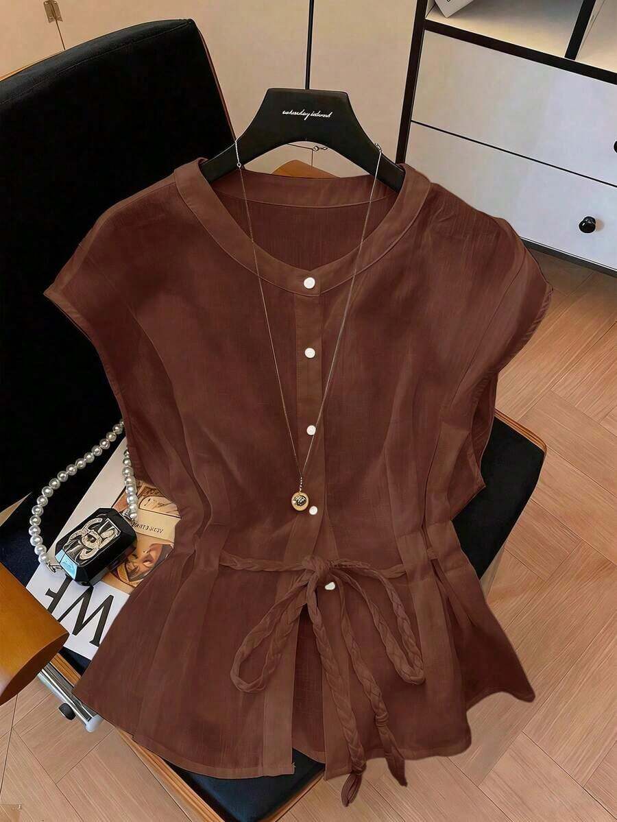 Blusa sin mangas de cuello redondo blanca con cordón en la cintura, diseño elegante, adecuada para el Día de San Valentín, Pascua, Día del Trabajo, cumpleaños, citas, fiestas, ocasiones formales, atuendo de maestra, viajes, primavera/verano - Café integral - Ver 1
