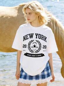 Camiseta de manga corta con cuello redondo suave y casual para mujer, estilo retro americano con fuente preppy, gráfico deportivo, temática de baloncesto, para millenials, generación de los 90. - Blanco - Ver 2