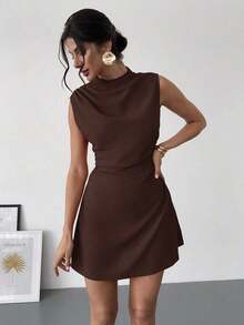 Vestido mini plisado de línea A elegante, minimalista, delicado, romántico y dulce para uso diario, boda, fiesta, festival de música y vacaciones, con camisola roja - Café integral - Ver 2