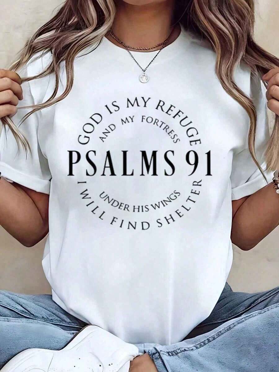 Designed For Modern, Stylish, And Comfortable Women. T-Shirt With A Print Of Psalm 91: "God Is My Refuge And My Fortress; Under His Wings I Will Find Refuge." Crew Neck, Relaxed Fit, Ideal For Everyday Wear. Great Gift Idea. 220g. Made With Premium Soft And Breathable Fabric, Designed For All-Day Comfort And Versatile Everyday Wear, Perfect For Casual Outings. - 白色 - 查看 1