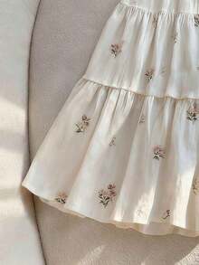 de diseño con cuello cuadrado, mangas de pétalos, abotonadura sencilla y volante en la cintura con estampado floral francés delicado - Albaricoque - Ver 4