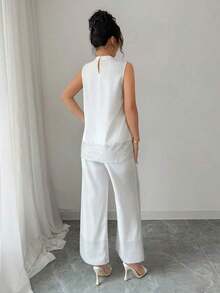 Set de 2 piezas para mujer: Top de cuello alto sin mangas con parches de lentejuelas y pantalones - Blanco - Ver 2