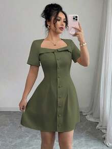 Vestido corto de manga corta con cuello trapezoidal elegante, volantes y botones en la cintura, corte evasé, adecuado para el trabajo, primavera/verano - Verde militar - Ver 3