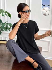 Camiseta casual de mujer de unicolor con parche de encaje y bajo asimétrico, para verano - Negro - Ver 7