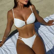 Bikini Sexy de Dos Piezas con Espalda Descubierta, Cordones Ajustables y Tela Texturizada - Blanco - Ver 3