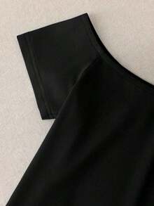 Camiseta elegante y romántica de uso diario y casual con hombros oblicuos, manga corta, lunares, encaje y volantes, ideal para primavera/verano - Negro - Ver 4