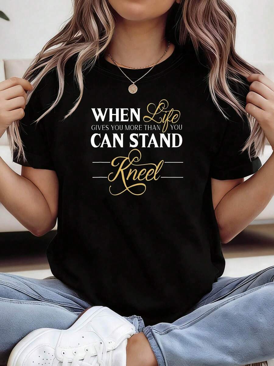 Wind Healing Power WHEN LIFE GIVES YOU MORE THAN YOU CAN BEAR Women's Knee Print T-Shirt For Spring/Summer, Suitable For Daily Wear, Self-Comfort And Encouragement From Friends And Family, Short Sleeve Set For A Casual Urban Style. - 黑色 - 查看 1