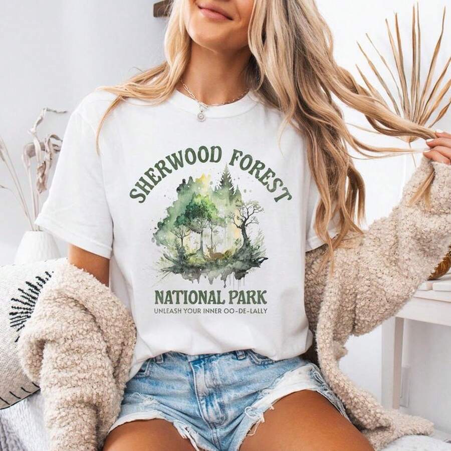 Sherwood Forest Robin Hood T-Shirt, 220g Cotton Essential Unisex T-Shirt, 220g Of Unique Softness. Designed To Fit Everyone, Men And Women Alike. Durable, High-Quality Fabric, Ready For Any Cut, Delicate To The Touch But Built To Last. Lightweight Tops For Women, Perfect For Autumn Outfits, Vacation Wear, And New Year's Costumes. - 白色 - 查看 1