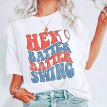Camiseta Gráfica de Algodón, Talla Grande 2026, Camiseta de Torneo de Béisbol "Hey Batter Batter Swing", Camiseta para Mamá Béisbolista, Camiseta para Partido de Béisbol, Camiseta para Estadio de Béisbol, B, Y2K, Camiseta Oversize para Hombre, Tops de Verano Transpirables y Cómodos - Blanco - Ver 7
