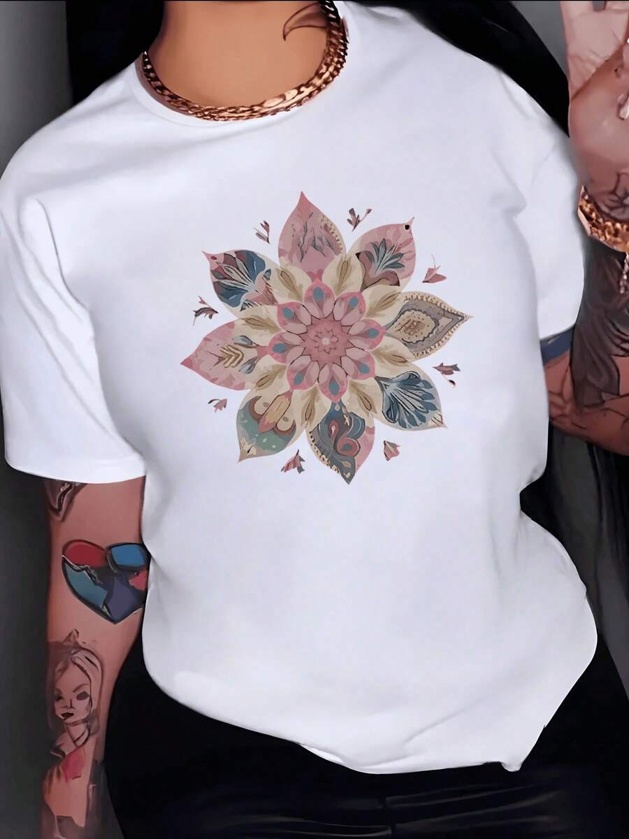 Mandala floral con pétalos entrelazados que evocan equilibrio serenidad energía positiva y armonía natural camiseta de mujer moderna cómoda y perfecta para uso diario - Blanco - Ver 1