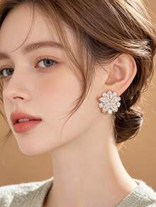 1 Pair Fashionable Luxury Delicate Glass Flower Design Elegant Earrings, Suitable For Parties, Banquets, Gatherings, Suitable For Teenagers - Gold - View 4