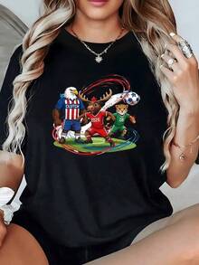 Tres animales deportivos representan la unión y la energía del fútbol internacional con colores vibrantes que evocan pasión y espíritu competitivo camiseta de mujer cómoda para uso casual y fanática del deporte - Negro - Ver 1