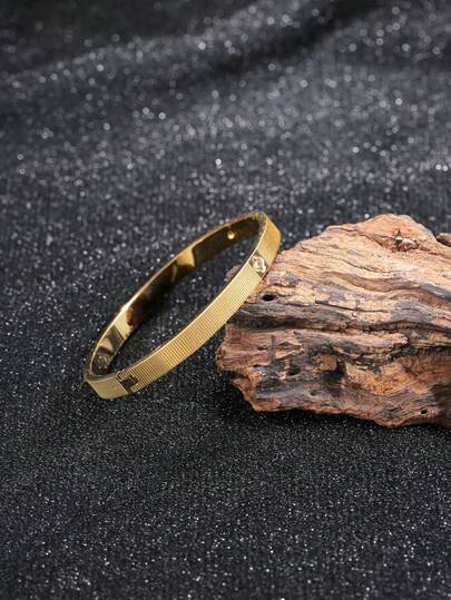 1件18K镀金不锈钢压纹四叶草手镯，简约奢华，低过敏性，防刮防水，抗氧化，女士配饰，适合日常佩戴、约会、派对等场合。