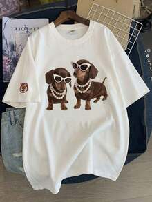 Edición Limitada: Camiseta de Manga Corta para Mujer con Estampado de Dachshund y Perlas, Estilo Casual con Temática de Perros Divertidos, Corte Holgado, Efecto Adelgazante, Cómoda y Transpirable, Estilo Retro Americano, Lindo y Relajado, Camiseta para Mujer, Perfecta para el Desplazamiento Diario, para Amantes de Mascotas, Reuniones de Chicas, Ropa para el Campus, Conjuntos de Primavera y Verano, Algodón Ligero. - Blanco - Ver 1