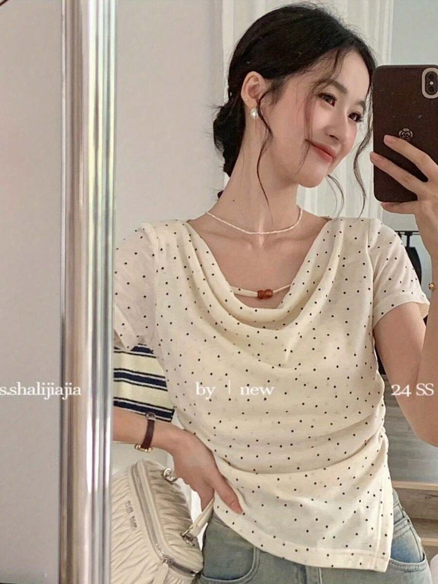 レディース トップス 半袖 Tシャツ カットソー ドット柄 水玉 ドレープネック カウルネック アシンメトリー 裾 変形 デザイン性 高見え 着痩せ 細見え くびれ強調 骨格ウェーブ 体型カバー 華奢見え 大人可愛い フェミニン レトロ フレンチガーリー きれいめ カジュアル 上品 夏服 夏コーデ お出かけ デート デイリー 女子会 20代 30代 40代 ストレッチ 柔らかい 涼しい 抜け感 ショート丈 ショートスリーブ アイボリー モノトーン 清楚 シンプル ガーリー - ホワイト - チェックする 1