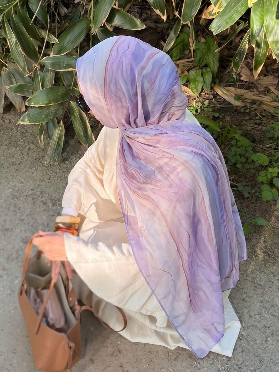 1条女士紫色印花围巾,高品质数码印花披肩,柔软透气宽边头巾/头巾,休闲街头风日常佩戴,适合所有季节搭配连衣裙 - 紫色 - 查看 1