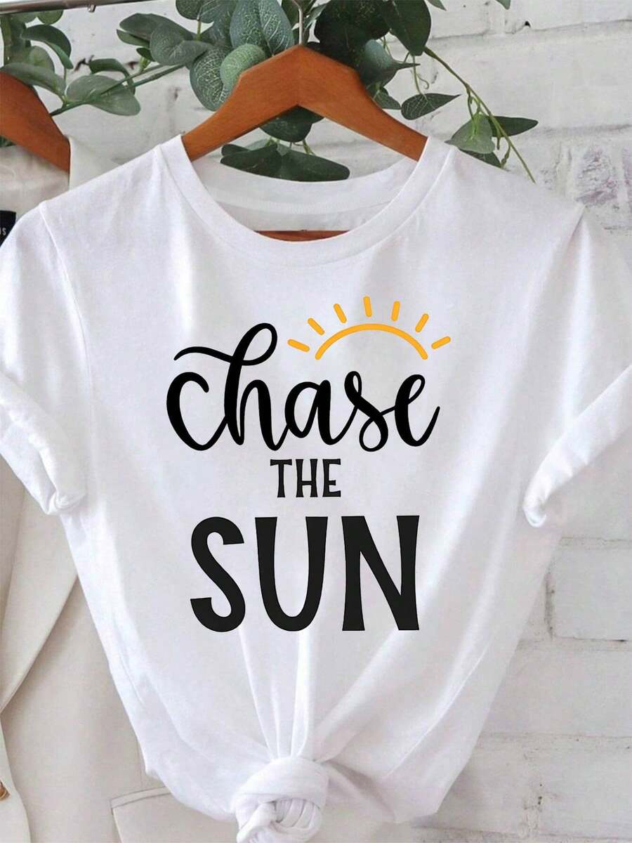 Camiseta de Mujer con Estampado de Sol "Chase the Sun"| Top para Vacaciones en la Playa y Viajes al Aire Libre, Fresco y con Estilo, Manga Corta, Camiseta con Estilo Urbano Diario, Estilo Casual de Primavera/Verano, Tops para Salir para Mujer - Blanco - Ver 1