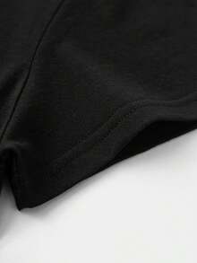 Limited Edition T-Shirt With Anime-Style Warrior Print, Short Sleeves And Round Neck, Casual, Suitable For Summer And Spring, Women's Clothing, Made Of Lightweight Cotton. - 黑色 - 查看 4
