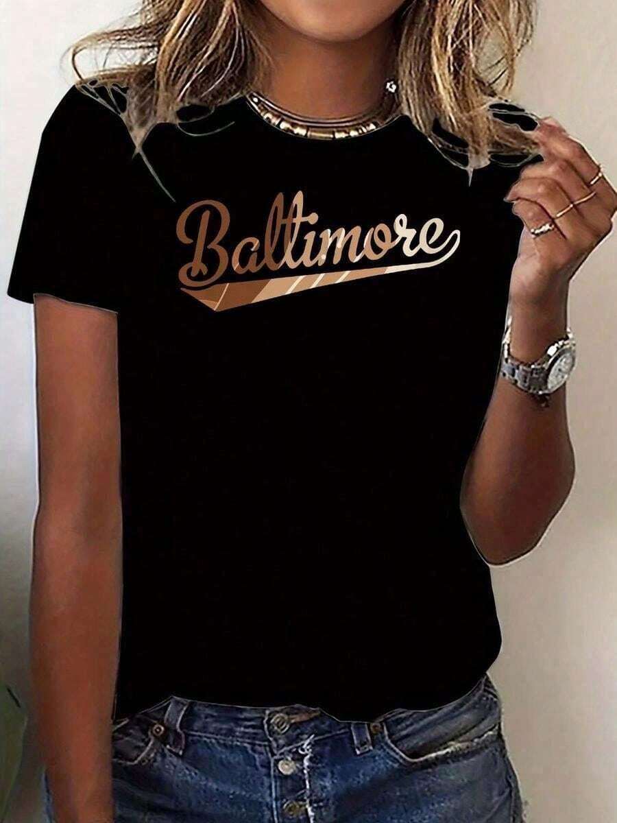 Loose1 pieza clásica y versátil, camiseta corta de algodón puro con mangas cortas, estampada con un dise?o de Baltimore en caligrafía marrón gradual, ideal para usar en cualquier estación. Estilo moderno. Camiseta básica de algodón con cuello redondo para mujer. - Negro - Ver 1