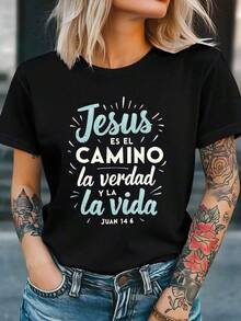 Camiseta unisex de manga corta, camiseta gráfica para mujer con la frase "Jesús es el camino, la verdad y la vida" en español - Camiseta casual de manga corta con cuello redondo, con fuente vintage y estampado de versículos bíblicos, perfecta para salidas de primavera/verano, reuniones de amigos y eventos religiosos, camiseta para eventos religiosos.| Camiseta con Estampado Vintage|DuraderoFabrictopsdemujer, MichaelJacksonGráficoCamisetaDulceDiseño,VeranoInformalDesgaste, CalienteClimaWear,camisetasparamujer,camisetasparahombre,playerasdehombre,,y2k,spiderman,regalosparaEsonovio,RetroVintage,playerasdehombregimnasio, spiderman, FIFACampeonato Mundial2026Camiseta,,regalosparaEsonovio, - Negro - Ver 1