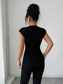 Camiseta ajustada de mujer con cuello redondo, elegante, de encaje y parches, adecuada para uso diario, otoño/invierno y primavera/verano - Negro - Ver 2