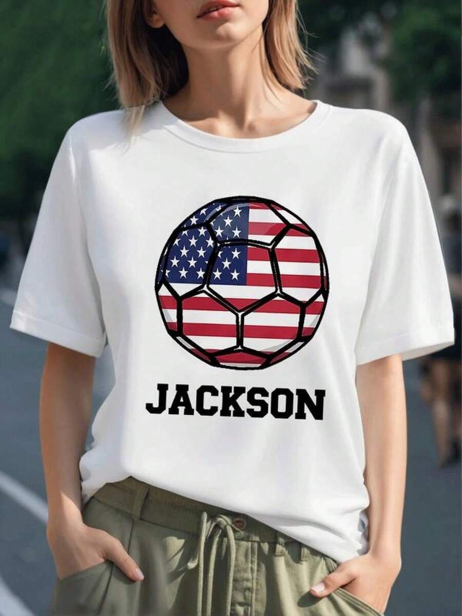 Balón de fútbol formado con la bandera de Estados Unidos simbolizando unión pasión deportiva y orgullo nacional camiseta para mujer 100% algodón - Negro - Ver 1