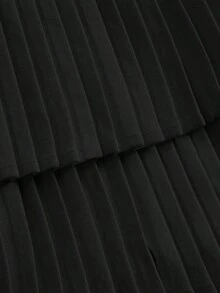Vestido negro casual de mini falda con cuello cuadrado, sin mangas, con volantes y dobladillo plisado. Vestido negro mini lindo y elegante para mujeres. - Negro - Ver 9