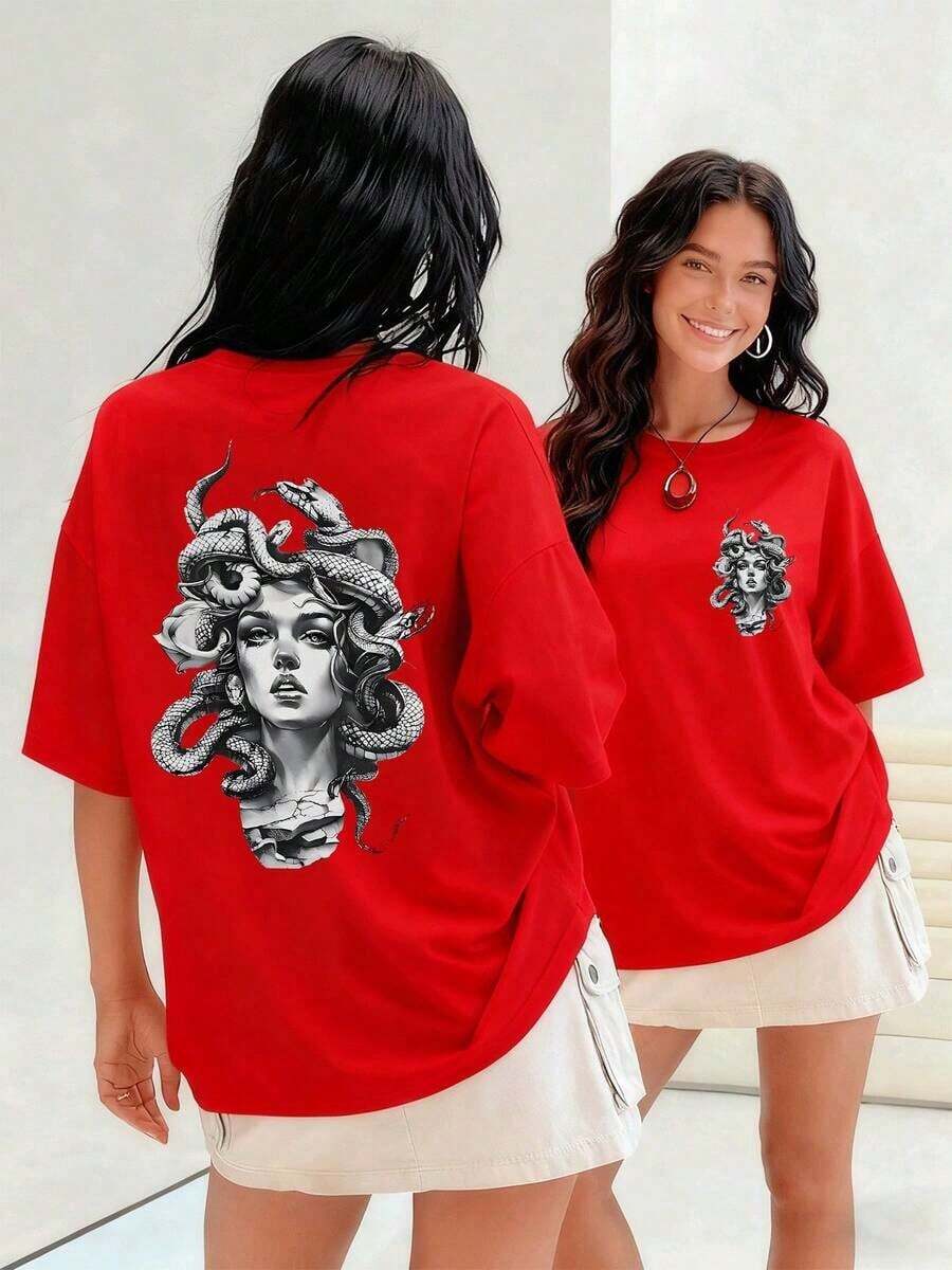 Intertwined Snakes With Intense Gazes, This 100% Cotton Women's T-Shirt Evokes Medusa With Her Timeless Power And Beauty. Hypnotic Creatures Crawl Through Her Hair. Suitable For Spring, Summer, And Autumn. - 紅色 - 查看 1