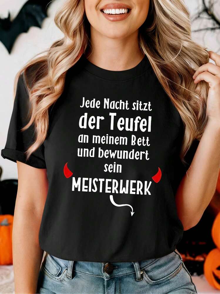 Camiseta de Manga Corta para Mujer con Cuello Redondo "Cada Noche el Diablo se Sienta en Mi Cama y Admi - Negro - Añade 1