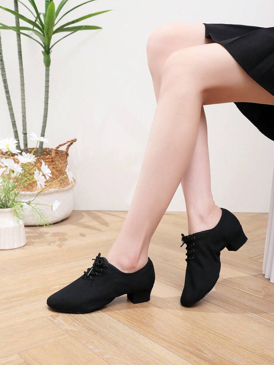 Women's Low-Top Dance Shoes, Black Mid-Heel 3cm Jazz Dance Shoes, Lace-Up Canvas Indoor/Outdoor Soft Bottom Sports Shoes, Ballet Dance Shoes, Salsa Dance, Modern Dance, Practice, Performance, Dance Hall, Comfortable, Soft, Lightweight, Breathable - Black - View 1