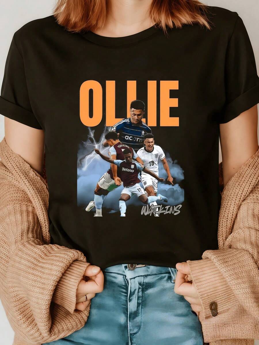 Soccer Players In Full Action With Electric Energy And A Storm Background That Conveys Strength, Passion And Movement. Comfortable Casual Women's T-Shirt For Everyday Wear - 黑色 - 查看 1