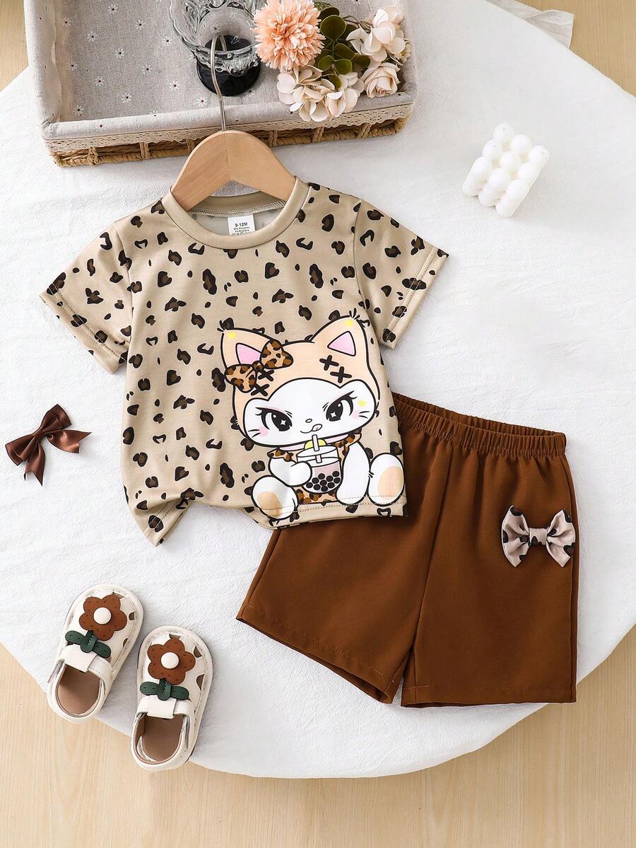 Bộ 2 món đồ chơi mùa hè dễ thương cho bé gái: áo thun in hình mèo sữa và quần short màu nâu có nơ họa tiết da báo. - Màu Khaki - Xem 1
