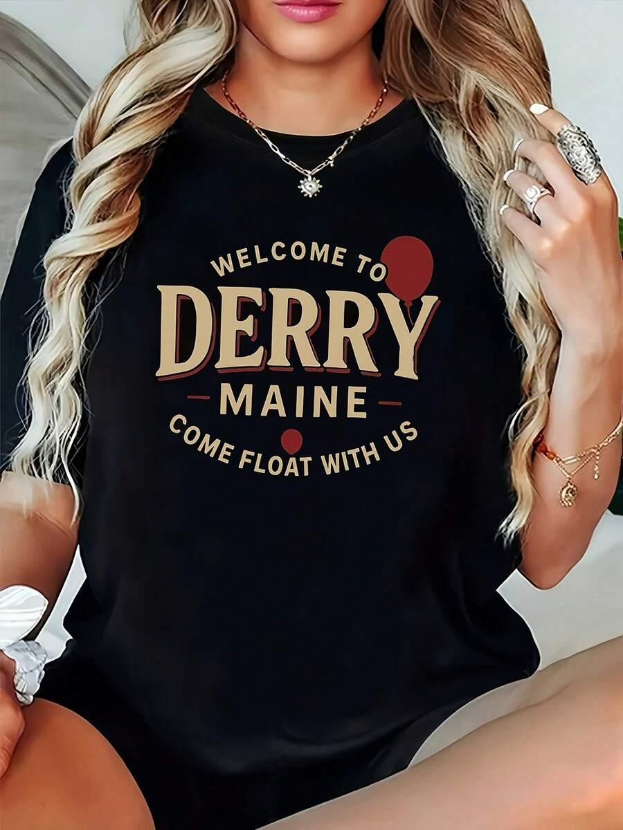 Camiseta Plus Size con Estampado "BIENVENIDO a DERRY MAINE, VEN A FLOTAR CON NOSOTROS", Manga Corta, Cuello Redondo, Negra - Lavable a Máquina, Estilo Casual, Ajuste Cómodo, Diseño Moderno, Versátil para Uso Diario, Tela Suave, Estilo de Moda, Regalo Ideal para Fiestas - Negro - Ver 1