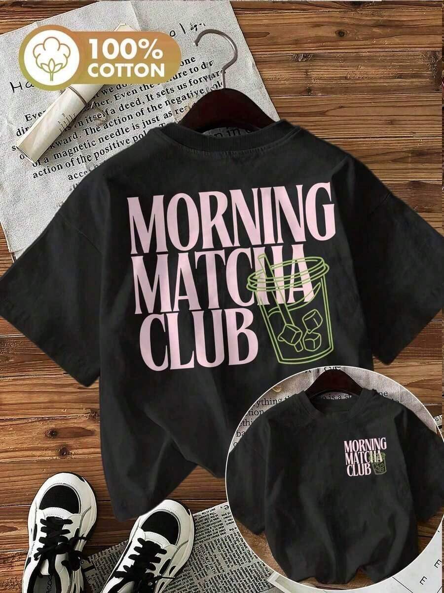 Tops de verano 2026 para mujer, envío gratis, [Impresión a doble cara] Top casual para mujer para primavera y verano, estilo fresco, camiseta de manga corta con cuello redondo y estampado Matcha Ice Drink MORNING Matcha CLUB [Ling K], atuendo para el Día de San Patricio, atuendo de Pascua para mujer, conjuntos de verano, conjuntos de vacaciones para mujer, conjuntos de verano para mujer, conjuntos de primavera para mujer, tops de verano, atuendo para el Día de San Patricio, atuendo de Pascua para mujer. - Estilo - Ver 1