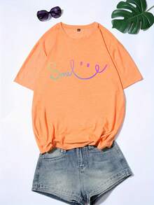 Talla Grande - Talla Grande - Camiseta de Mujer con Estampado de Cara Sonriente y Letras en Degradado de Color, Cuello Redondo, Talla Grande - Naranja - Ver 1