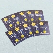 5个/10个装黄色小星星钥匙扣，附带励志卡片，上面写着“为你骄傲！你就是明星！”。非常适合用来表达鼓励和认可，是生日、周年纪念日、毕业典礼、返校季的绝佳礼物。 - 彩色 - 查看 5