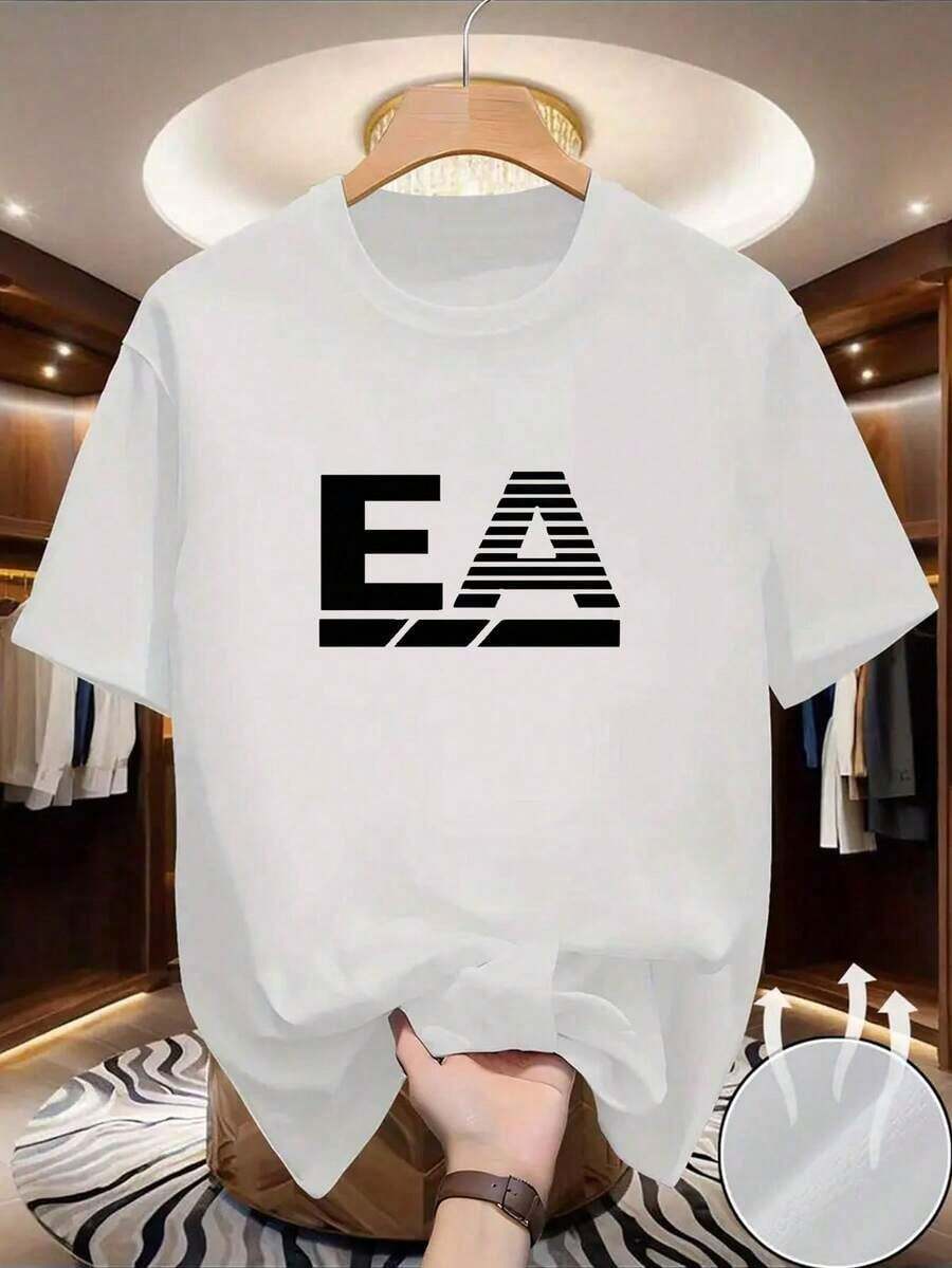 Lightweight And Modern Black T-Shirt With An Artistic EA Letter Print. A Versatile, Loose-Fitting, And Comfortable Urban Garment Perfect For Summer. Available In Various Colors. This Versatile Crew Neck T-Shirt Offers A Casual And Sporty Style. A New Essential T-Shirt For Men This Summer. This Loose-Fitting, Short-Sleeved Urban T-Shirt Is Comfortable And Breathable For Everyday Wear. A Men's T-Shirt With A Unique Print. Simple Design, Short Sleeves, 100% Cotton, Unisex. - 白色的 - 查看 1