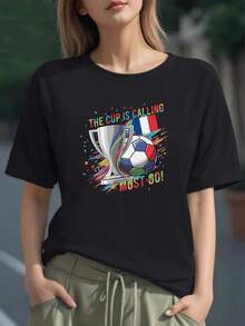 Trofeo plateado con balón tricolor y bandera que simboliza la pasión por el fútbol y la emoción de seguir la copa camiseta para mujer 100% algodón cómoda y moderna - Negro - Ver 1