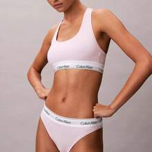 Calvin Klein Icon Tanga de Algodón Modal QF8524 - Rosa cuna - Ver 4