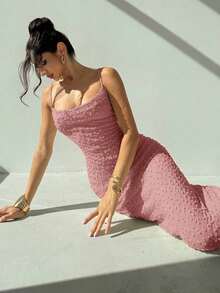 Vestido maxi elegante y romántico de color albaricoque con tirantes finos, cintura recogida, ajuste ceñido y tela texturizada con abertura, adecuado para bodas/citas, primavera/verano - Rosa vieja - Ver 6