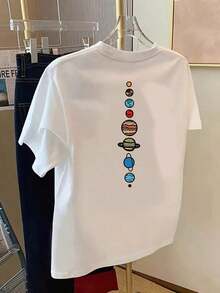 Camiseta de manga corta de talla grande para mujer - Camiseta básica casual de corte holgado, elegantes tops de poliéster, camiseta de manga corta con estampado frontal y trasero - Estampado de moda de los planetas del sistema solar, ocho planetas - Camiseta estampada de primavera/verano para mujer, artículo de moda transpirable y cómodo. - Blanco - Ver 2