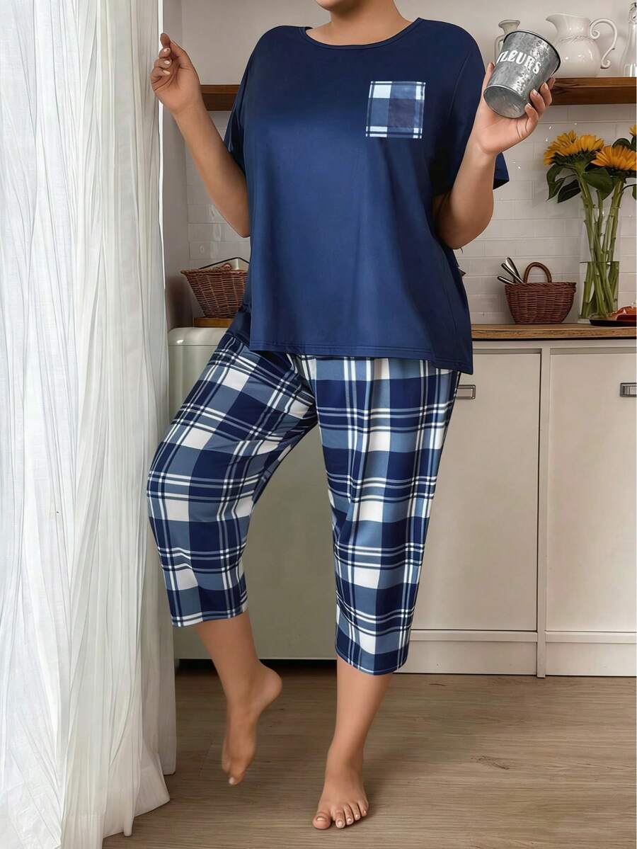 2pcs/Set Plus Size Women's Cute Plaid & Stripe Print Short Sleeve T-Shirt And 3/4 Pants Pajama Set, Comfortable Home Wear For Spring, Summer, Autumn, Slightly Stretchy