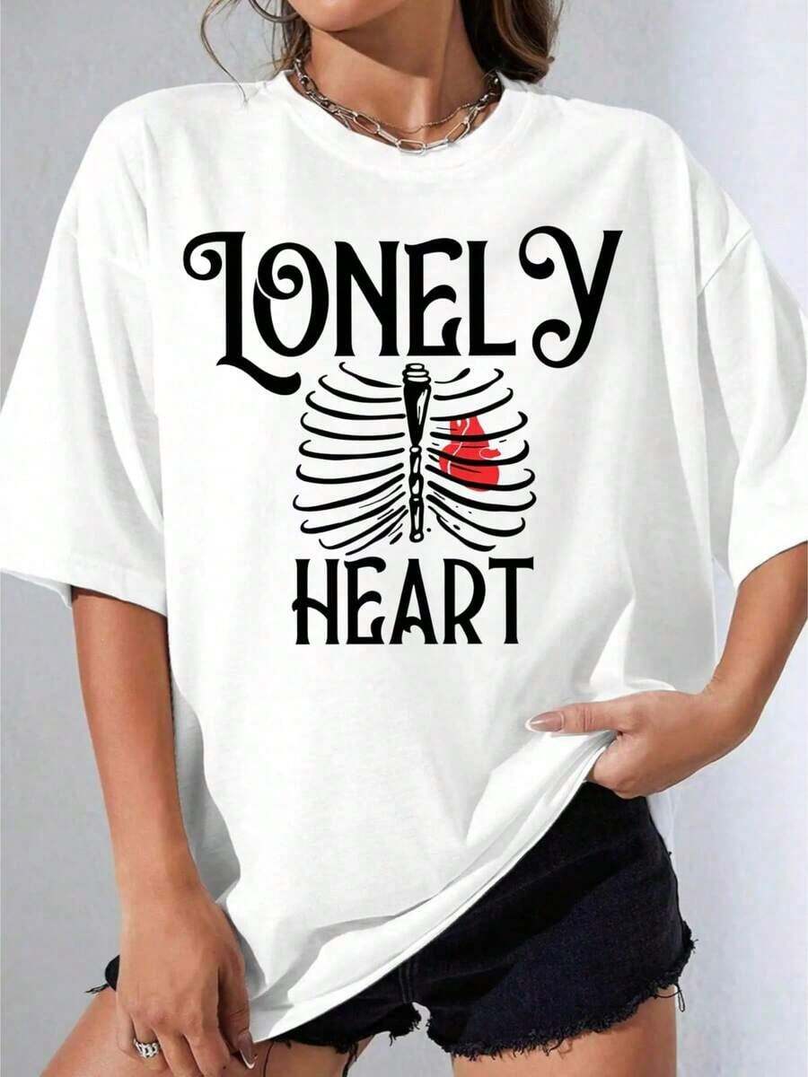 Camiseta Negra y Blanca para Mujer, Camiseta Oversize con Estampado de Esqueleto de Corazón Solitario Blanco y Corazón Rojo, Ropa Casual Urbana para Mujer, para Fiestas al Aire Libre, Camiseta Estampada Casual de 180g - Blanco - Ver 1
