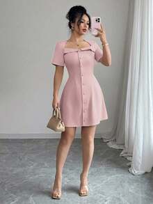 Vestido corto de manga corta con cuello trapezoidal elegante, volantes y cintura con botones en forma de línea A, adecuado para el trabajo, primavera/verano - Rosa - Ver 5
