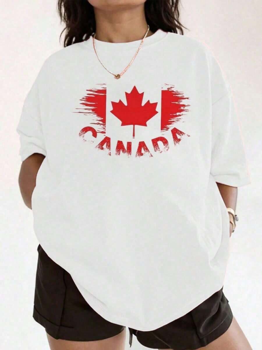 Distressed Canadian Flag Graphic Tee For Patriotic Styles, Perfect For Canada Day Celebrations And National Events. 100% Cotton. Great For Gifting. Women's Tee. Stylish. Bohemian Style. Soft, Breathable, And Comfortable Garment, Perfect For Spring, Summer, And Fall; Ideal For Vacations, Travel, And Everyday Wear. Perfect For Watching A Game. - 白色的 - 查看 1