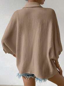 Camisa de mujer minimalista y casual de unicolor con botones delanteros, textura y hombros caídos - Caqui 2 - Ver 9