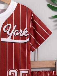 2pcs/Set Boys' Casual Striped Random Print Decor Drop Shoulder Short Sleeve Top And Elastic Waist Shorts, Spring/Summer - Burgundy - View 6